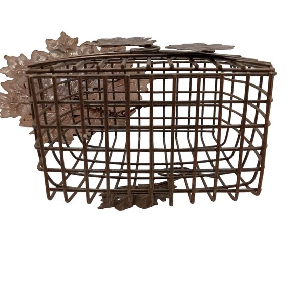 Large Wire Bird Feeder Wire Barrier Guard With Leaves Lid and Side Decor Chain - Picture 6 of 13